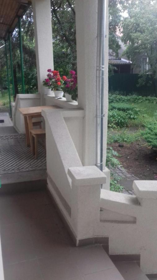 Gelena Гостьовий Двір Úzhgorod Exterior foto